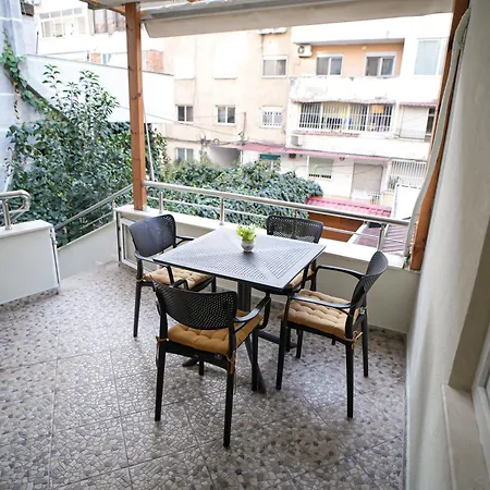 Near Center 4 * טיראנה