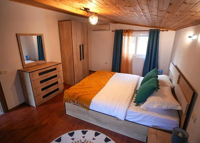 Near Center 4 * Tirana